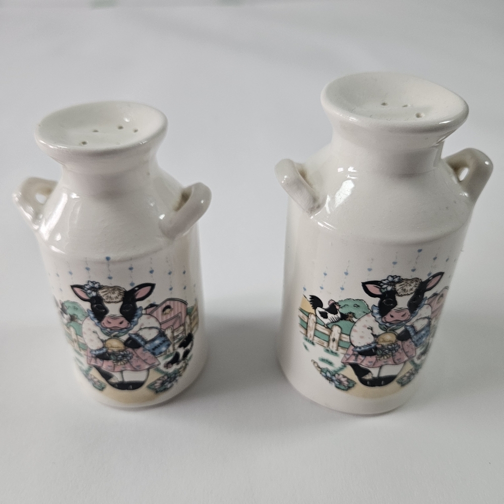Vintage White Ceramic Milk Jug Cow Salt & Pepper Shakers
